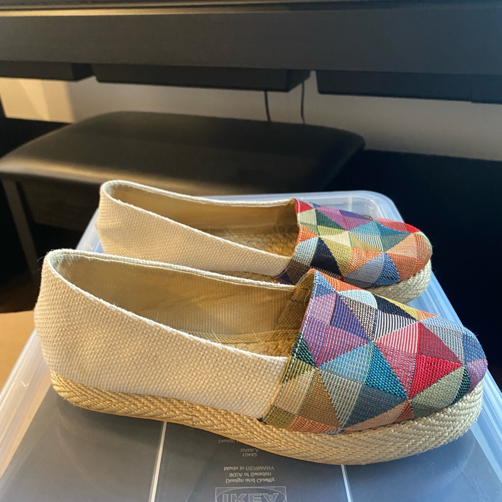 New unworn colorful fun espadrilles size 37 EuR or 6.5 US